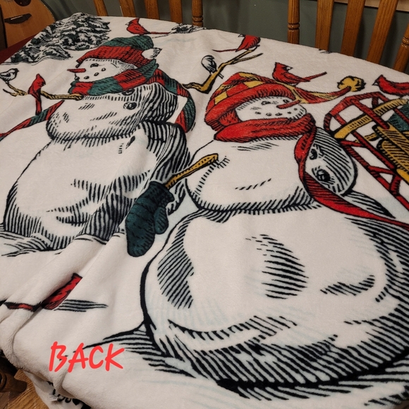 Hallmark Fleece Christmas Blanket - Picture 9 of 11